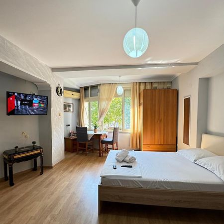 Tirana Centre Lions Gate 9 Apartment Ngoại thất bức ảnh