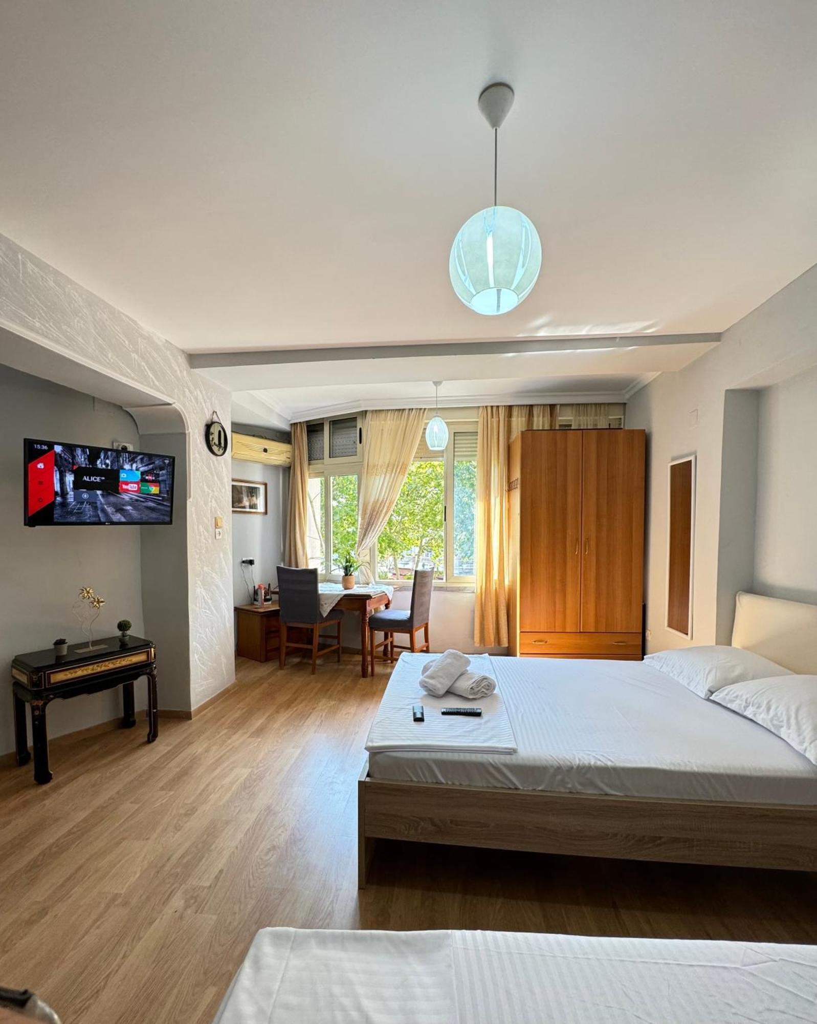 Tirana Centre Lions Gate 9 Apartment Ngoại thất bức ảnh